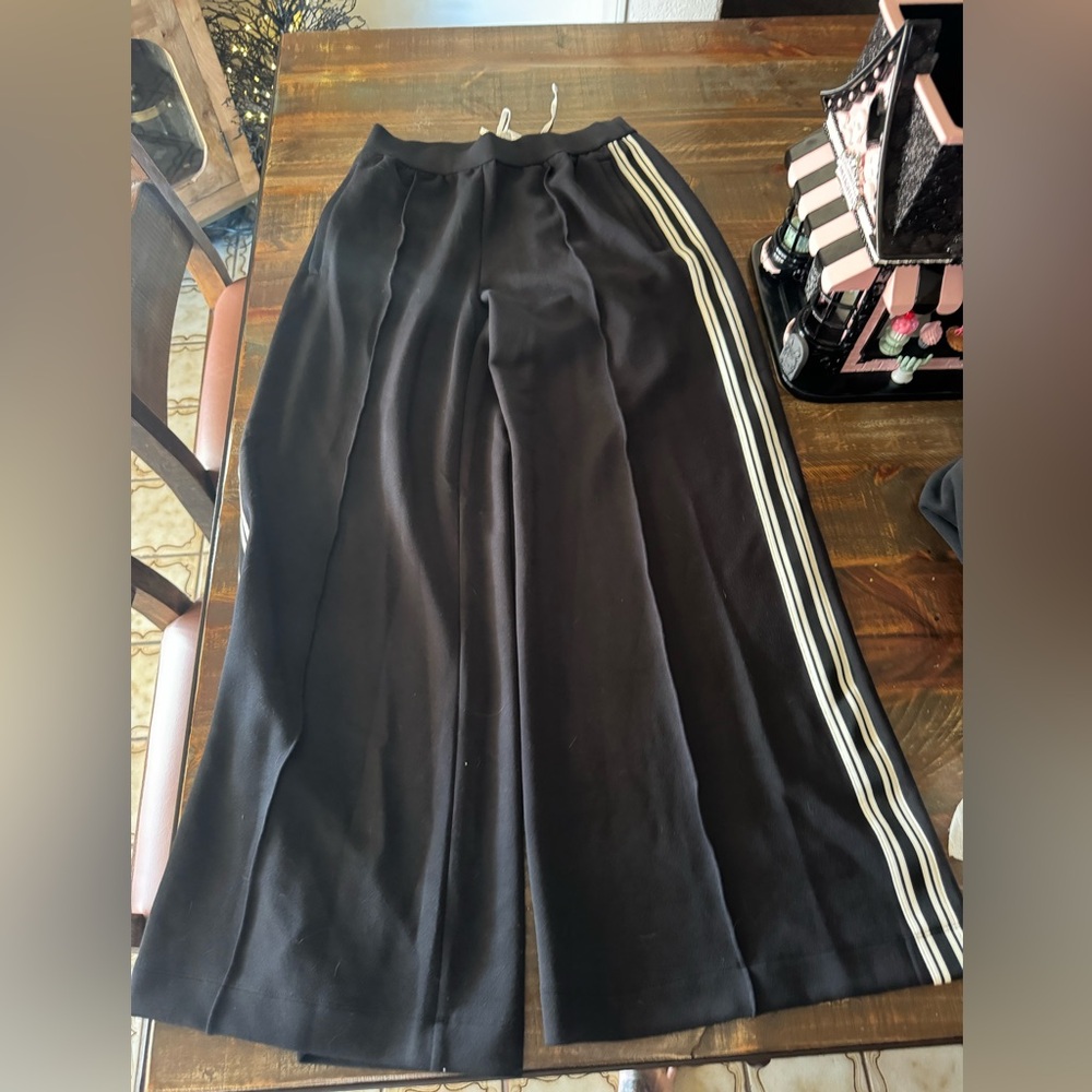 Alo Yoga wide leg track pants